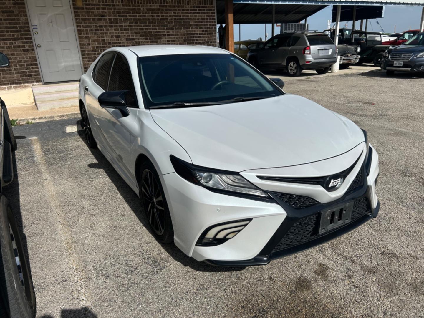 2018 White /Gray Toyota Camry XSE (4T1B61HK3JU) with an 2.5L L4 DOHC 16V engine, 8A transmission, located at 1687 Business 35 S, New Braunfels, TX, 78130, (830) 625-7159, 29.655487, -98.051491 - Photo#1